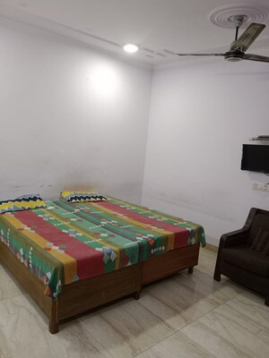 1 BHK Builder Floor For Rent in Juhu