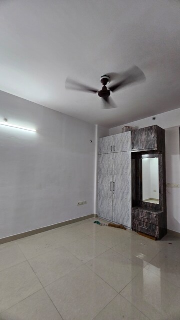 Furnished Amenities in 2 BHK Apartment at Shalimar Vista, Gomti Nagar – for Rent