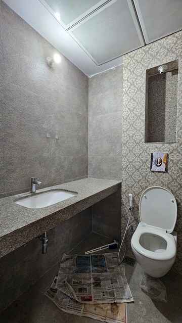 Bathroom in 2 BHK Apartment at Shalimar Vista, Gomti Nagar – for Rent