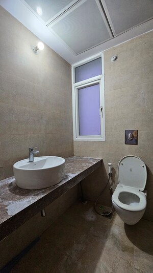 Attached Bathroom in 2 BHK Apartment at Shalimar Vista, Gomti Nagar – for Rent