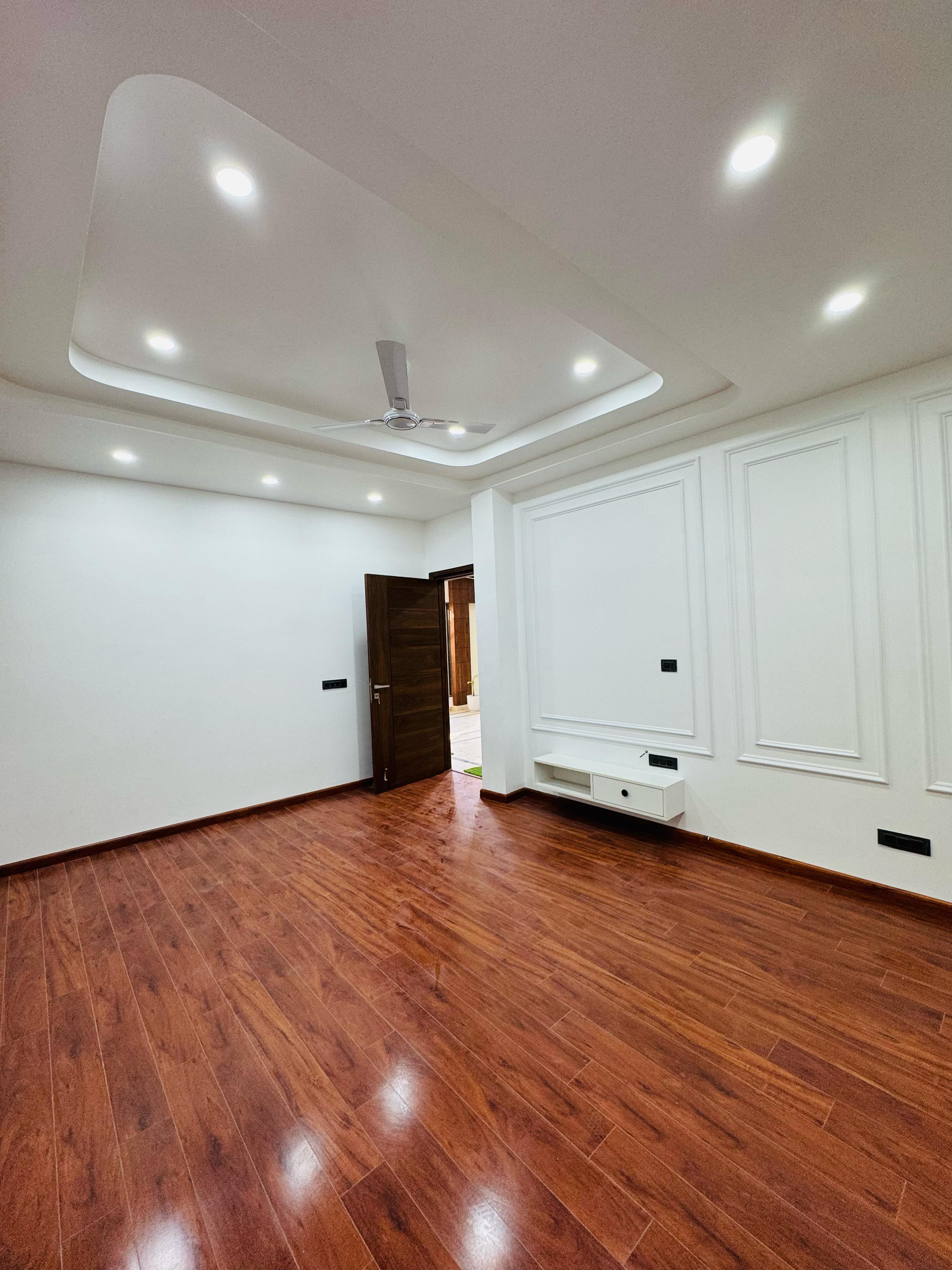 4 BHK + Study Room Villa For Sale in Sainik Form 