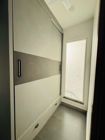 Room in 4 BHK Villa at Sainik Farm – for Sale