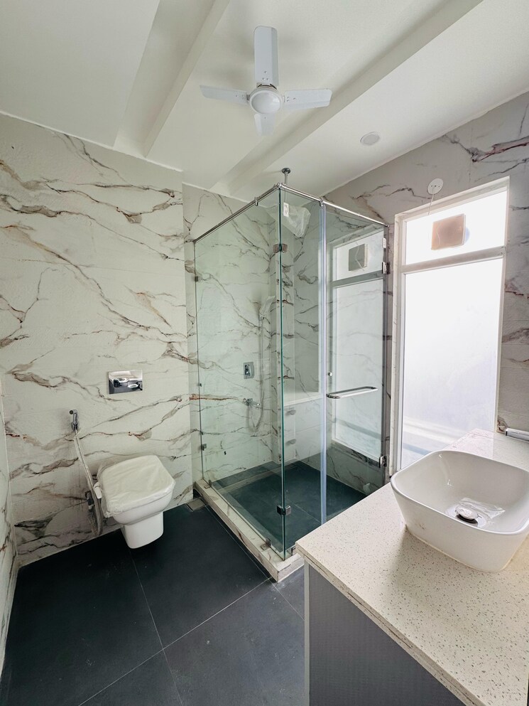 Attached Bathroom, sainik farm 4 Bedroom 3600 Sq.Ft. Villa In Sainik Farm Delhi 9275875