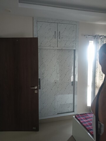 Room in 3 BHK Apartment at R Square Gomti Nagar, Gomti Nagar – for Rent