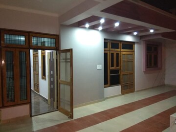 Room in 2 BHK Independent House at Gomti Nagar – for Rent