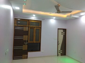 Room in 2 BHK Independent House at Gomti Nagar – for Rent