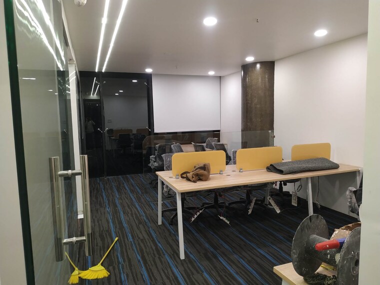 Gym, vijay nagar Commercial Office Space 900 Sq.Ft. In Vijay Nagar Indore 9275886