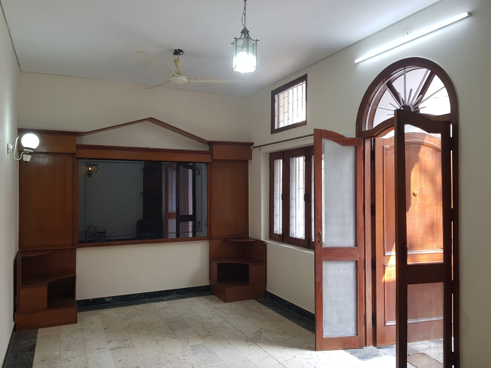 2 BHK + Pooja Room,Study Room Builder Floor For Rent in East Of Kailash 