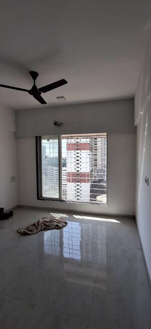 Room in 3 BHK Apartment at New Amrut Apartment, Malad West – for Rent