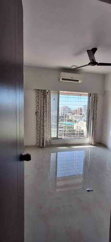 Attached Bathroom in 3 BHK Apartment at New Amrut Apartment, Malad West – for Rent