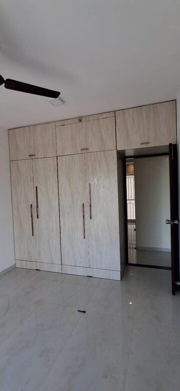 Room in 3 BHK Apartment at New Amrut Apartment, Malad West – for Rent