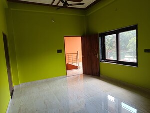 Room in 5 BHK Independent House at Sushant Golf City – for Rent