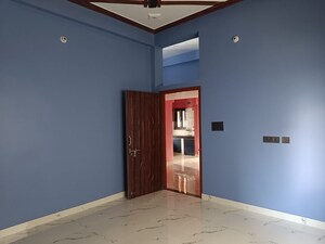 Room in 5 BHK Independent House at Sushant Golf City – for Rent