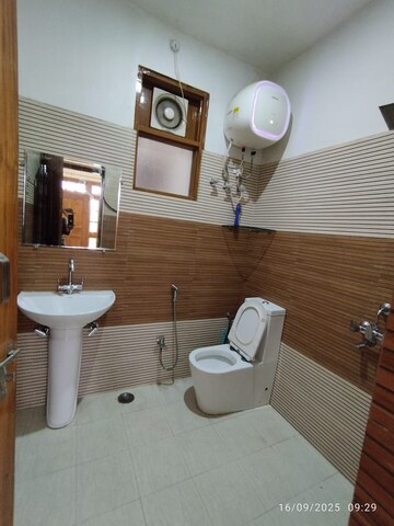 Bathroom in 5 BHK Independent House at Sushant Golf City – for Rent