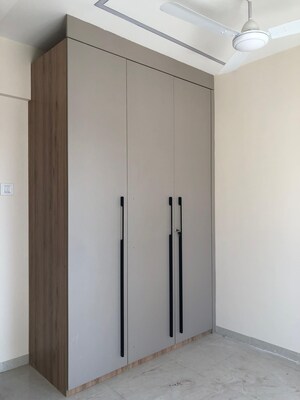 Room in 2 BHK Apartment at Shree Madhuban CHS, Goregaon East – for Rent