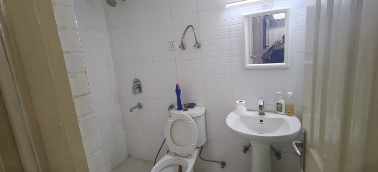 Bathroom, supertech-cape-town 2 Bedroom 1082 Sq.Ft. Apartment In Sector 74 Noida 9275992