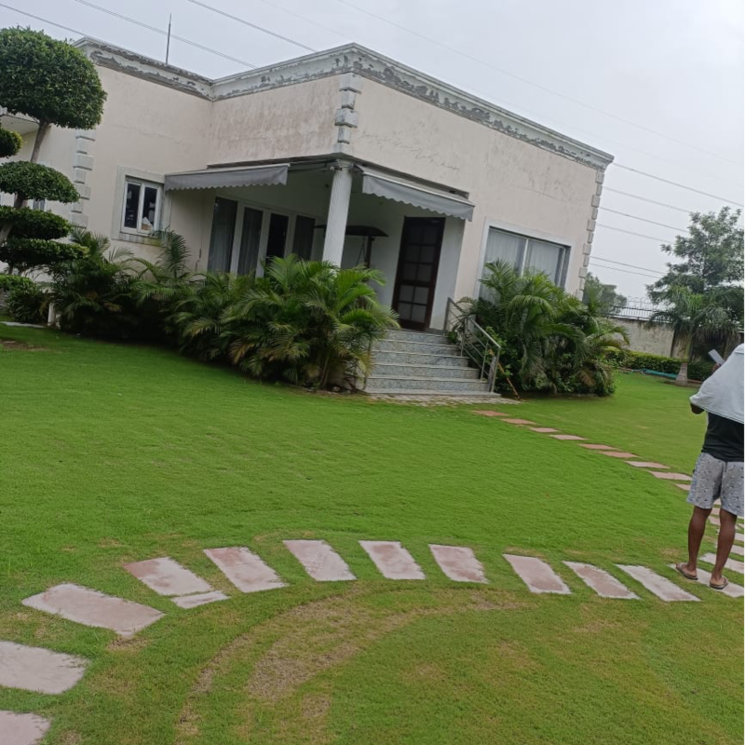 Garden, ansal-api-esencia 2 Bedroom 10800 Sq.Ft. Independent House In Sector 67 Gurgaon 9275991