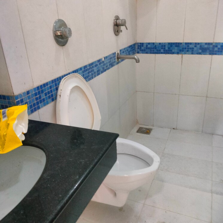 Bathroom, oberoi-springs 2.5 Bedroom 1350 Sq.Ft. Apartment In Andheri West Mumbai 9276027