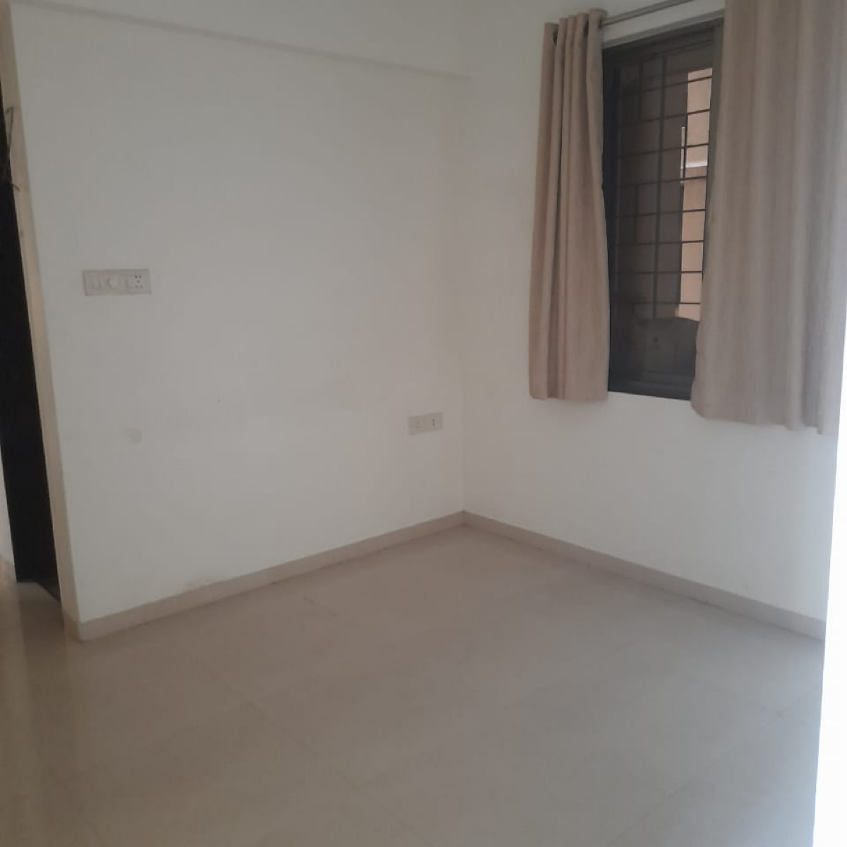 2.5 BHK + Extra Room Apartment For Rent in Neelkanth Palms