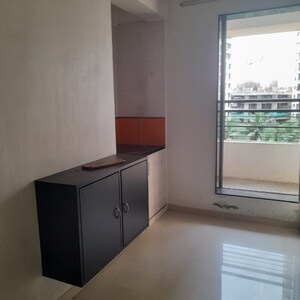Room in 2.5 BHK Apartment at Neelkanth Palms, Kapur Bawdi – for Rent