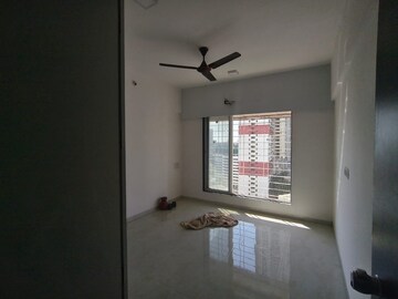 Room in 3 BHK Apartment at New Amrut Apartment, Malad West – for Rent