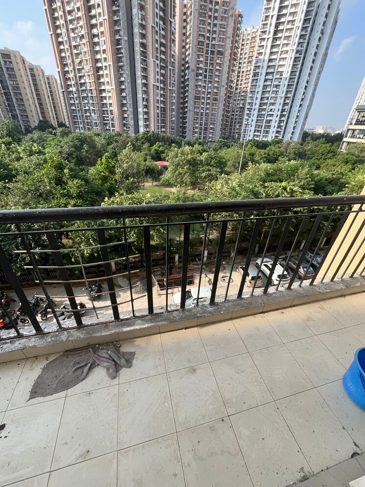 Balcony, supertech-cape-town 2 Bedroom 930 Sq.Ft. Apartment In Sector 74 Noida 9276036