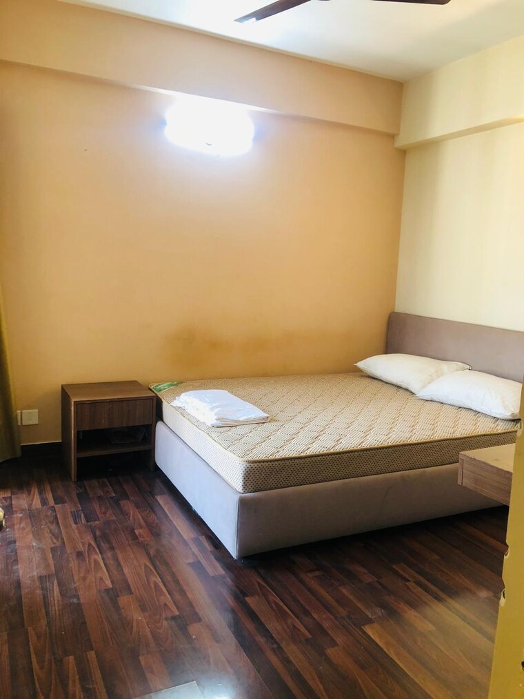 Master Bedroom, paras-tierea 1 Bedroom 450 Sq.Ft. Apartment In Sector 137 Noida 9276068