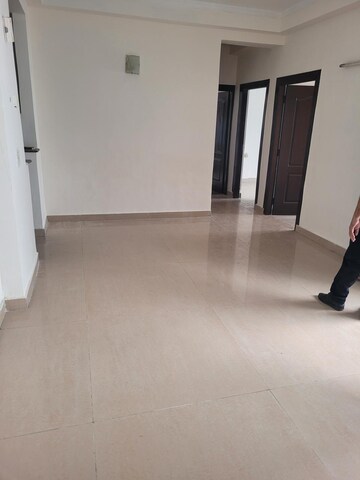 Room in 2 BHK Apartment at Supertech The Romano, Sector 118 – for Rent