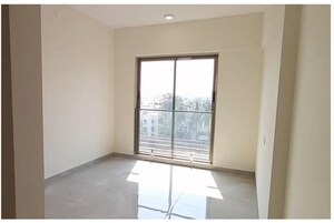 Room in 3 BHK Apartment at Hubtown The Premiere, Andheri West – for Sale