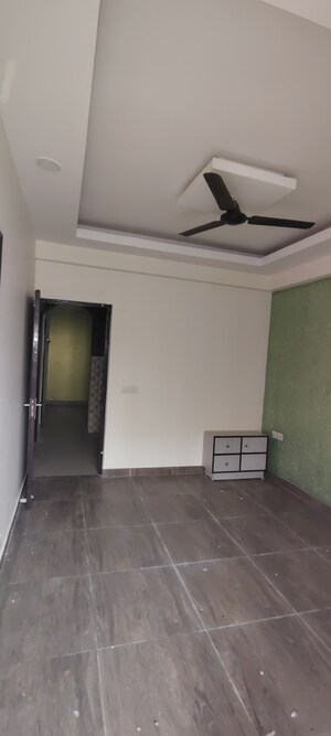 Furnished Amenities in 3.5 BHK Apartment at Gaur City 1st Avenue, Sector 4 Greater Noida – for Rent