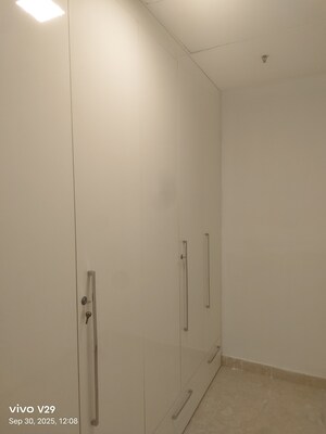 Room in 3 BHK Apartment at Ireo Victory Valley, Sector 67 – for Rent