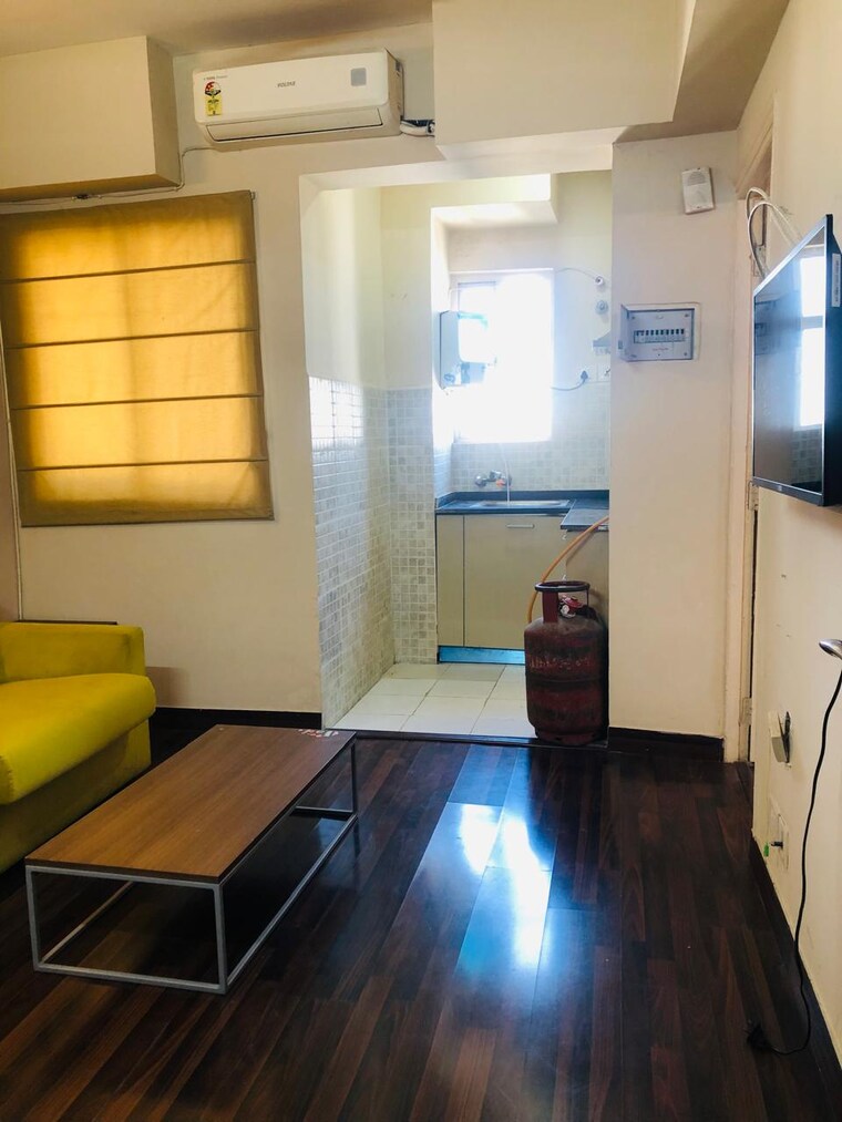 Kitchen, paras-tierea 1 Bedroom 450 Sq.Ft. Apartment In Sector 137 Noida 9276107