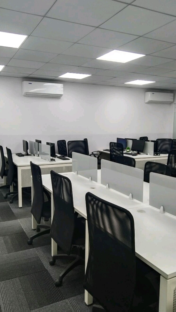 Team Area, rnt marg Commercial Office Space 3000 Sq.Ft. In Rnt Marg Indore 9276111