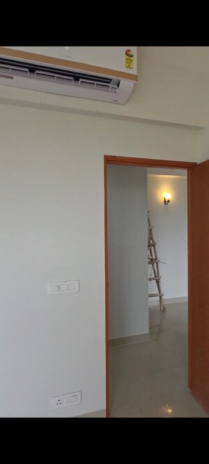 Room in 2 BHK Apartment at Tata Eureka Park, Sector 150 – for Rent