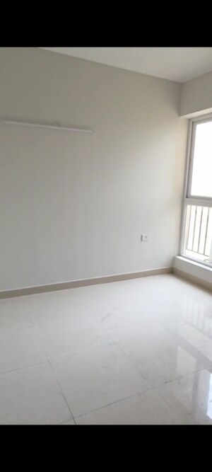 Room in 2 BHK Apartment at Tata Eureka Park, Sector 150 – for Rent