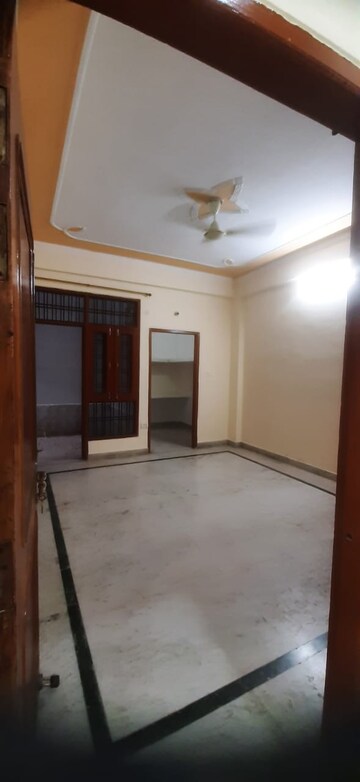 Room in 2 BHK Builder Floor at Vineet Khand – for Rent