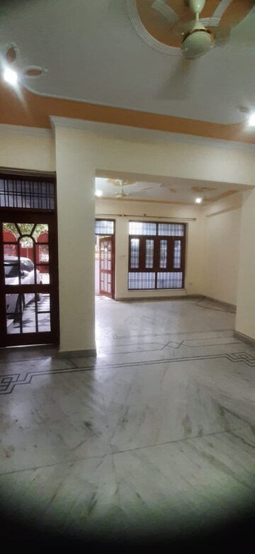 2 BHK Builder Floor For Rent in Vineet Khand