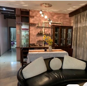 Bedroom in 3 BHK Apartment at Oberoi Realty Splendor Grande, Andheri East – for Rent