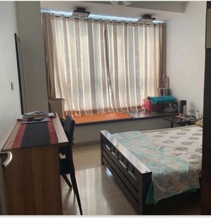 Bedroom in 3 BHK Apartment at Oberoi Realty Splendor Grande, Andheri East – for Rent
