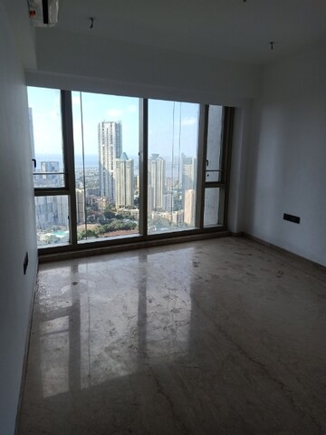 Room in 3 BHK Apartment at Lodha The Park, Worli – for Rent