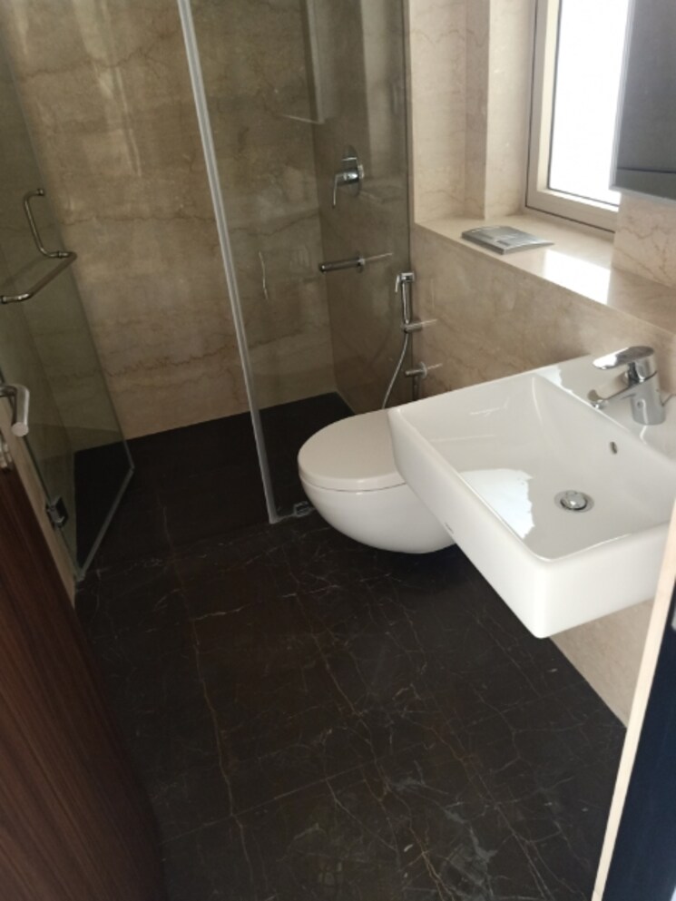 Bathroom, lodha-the-park 3 Bedroom 1400 Sq.Ft. Apartment In Worli Mumbai 9276185