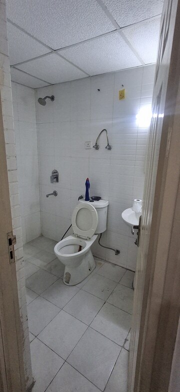 Master Bedroom in 2 BHK Apartment at Supertech Cape Town, Sector 74 – for Rent