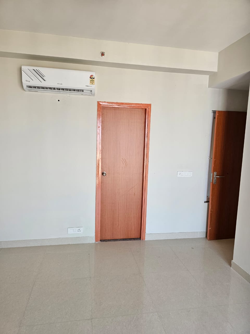 1 RkApartment For Rent in Sector 126
