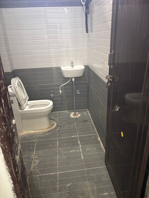 Bathroom in 2 BHK Independent House at Gomti Nagar – for Rent