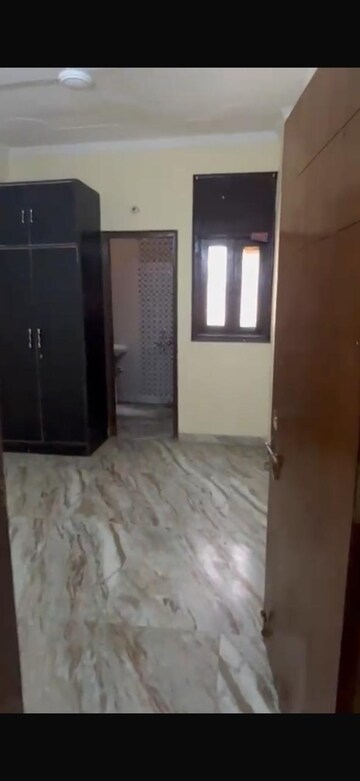 Room in 3 BHK Builder Floor at Chattarpur – for Rent