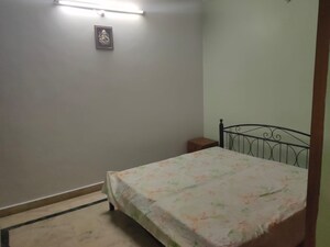 Room in 1 BHK Independent House at Gomti Nagar – for Rent