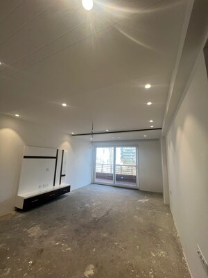 Room in 3 BHK Builder Floor at Sushant Lok I – for Rent