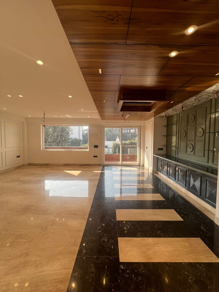  Parking, sushant lok i 3 Bedroom 3000 Sq.Ft. Builder Floor In Sushant Lok I Gurgaon 9276247