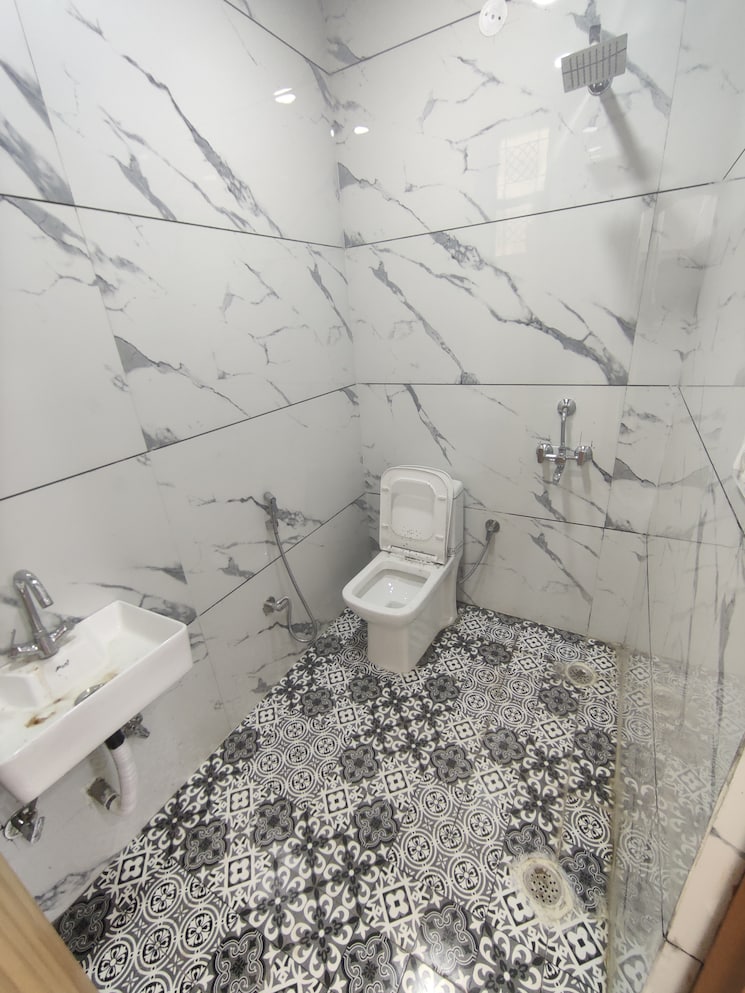 Bathroom, rachna-double-story-apartment 2.5 Bedroom 1165 Sq.Ft. Builder Floor In Vaishali Sector 5 Ghaziabad 9276302