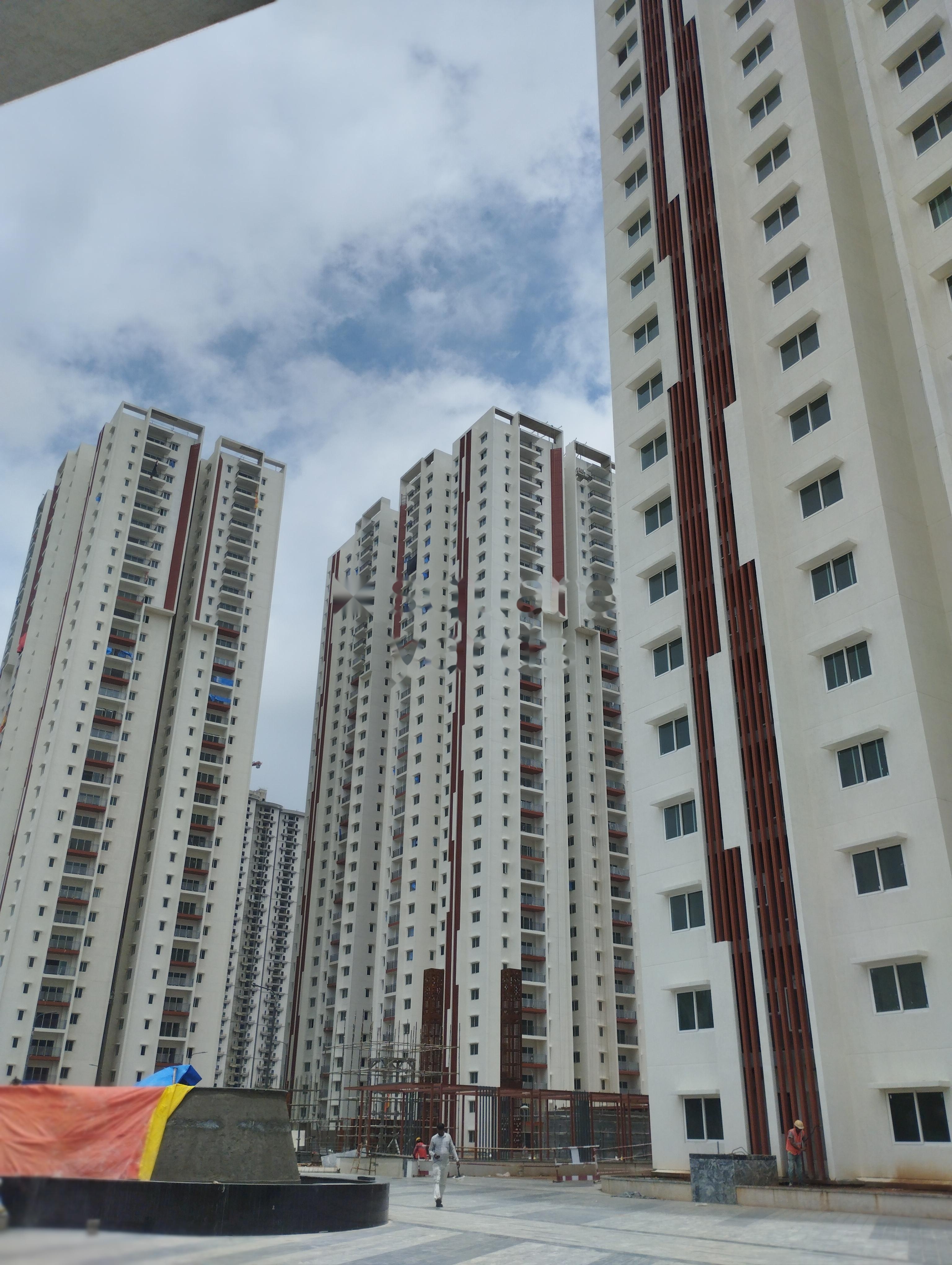 3 BHK Apartment For Sale in Hallmark Treasor